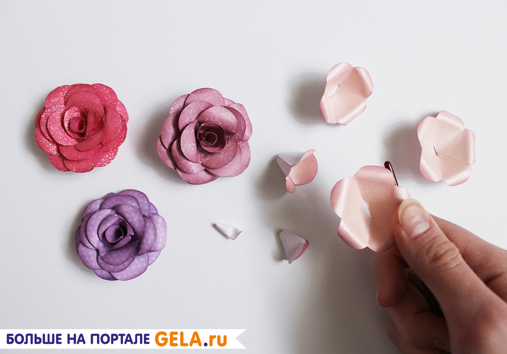 10,11.﻿ С помощью тонкой палочки или кисточки закругляем лепестки розы и у каждой фигуры отрезаем кончик.